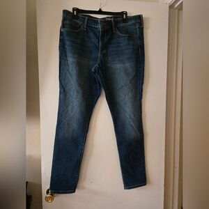 Universal Thread Mid Rise Women's Dark Blue Skinny Jeans